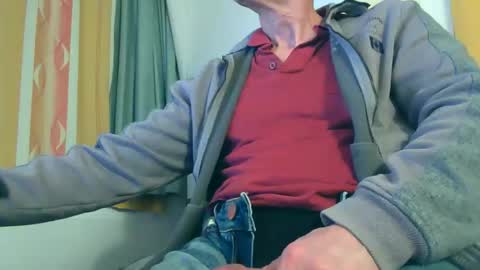 Snapshot of naturista25 chatting on 10.17.25 naturista25 online show from 10.17.25