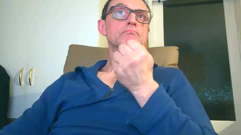 Snapshot of naturista25 chatting on 11.05.25 naturista25 online show from 11.05.25