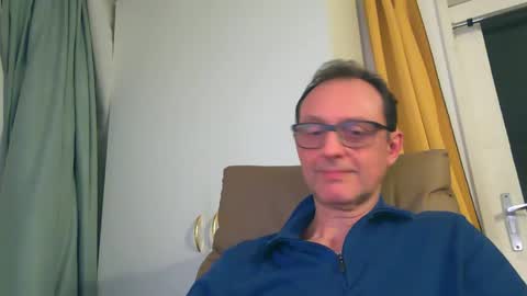 Snapshot of naturista25 chatting on 11.10.25 naturista25 online show from 11.10.25