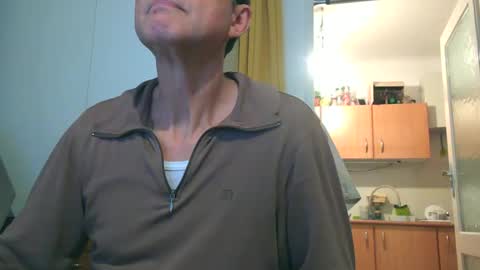 Snapshot of naturista25 chatting on 11.24.25 naturista25 online show from 11.24.25