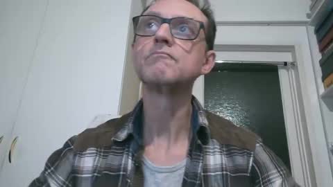 Snapshot of naturista25 chatting on 11.25.25 naturista25 online show from 11.25.25