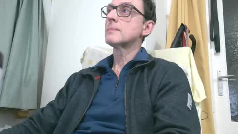 Snapshot of naturista25 chatting on 12.16.25 naturista25 online show from 12.16.25