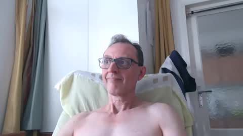 naturista25 online show from 05.27.26