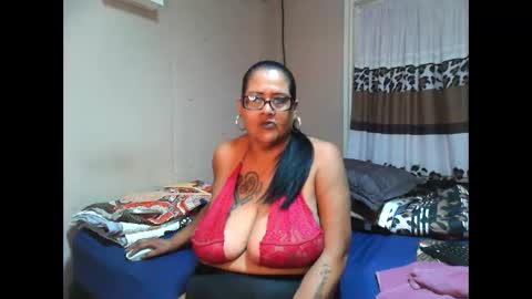 Snapshot of naughtinatz chatting on 04.10.26 Naughtinatz online show from 04.10.26