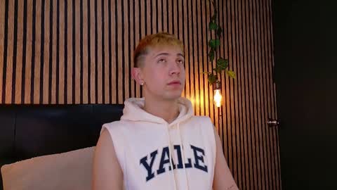 Christopher  Chris online show from 01.07.25