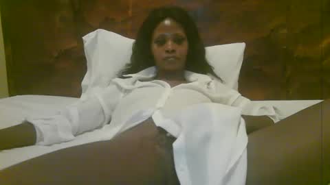 Snapshot of naughty_babe000 chatting on 04.25.26 alisha online show from 04.25.26