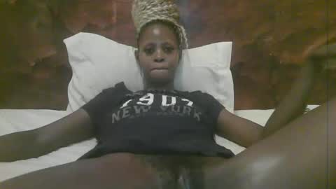 Snapshot of naughty_babe000 chatting on 05.26.26 alisha online show from 05.26.26