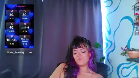 Em  please help me reach 100 thumbs up 3 online show from 09.09.25