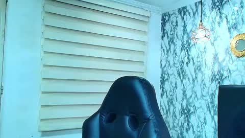 Snapshot of naughty_kittenm chatting on 02.25.25 Kitten online show from 02.25.25