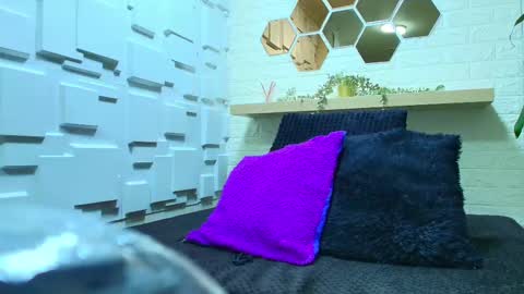 Snapshot of naughty_kittenm chatting on 03.06.25 Kitten online show from 03.06.25