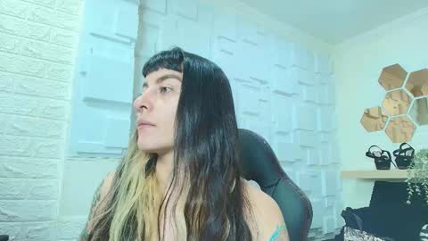 Snapshot of naughty_kittenm chatting on 11.22.25 Kitten online show from 11.22.25