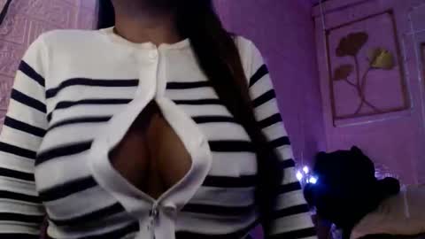 naughty_lorien143 online show from 05.10.26