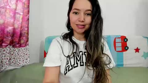 Snapshot of naughty_madisson chatting on 10.12.25 Madison online show from 10.12.25