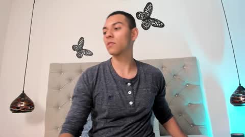 Snapshot of naughty_mike_01 chatting on 01.05.25 naughty_mike_01 online show from 01.05.25