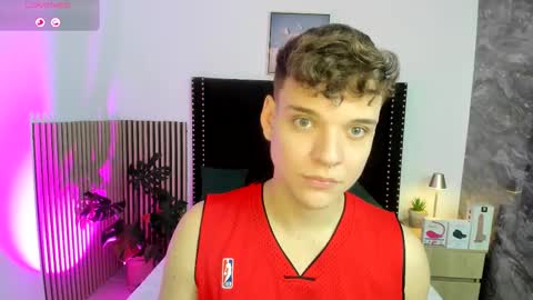 Snapshot of naughty_twink_ chatting on 10.10.25 Noah online show from 10.10.25