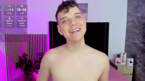 Snapshot of naughty_twink_ chatting on 11.25.25 Noah online show from 11.25.25