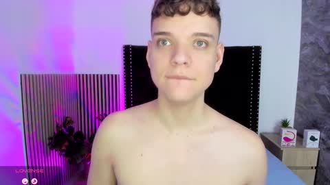 Snapshot of naughty_twink_ chatting on 11.27.25 Noah online show from 11.27.25