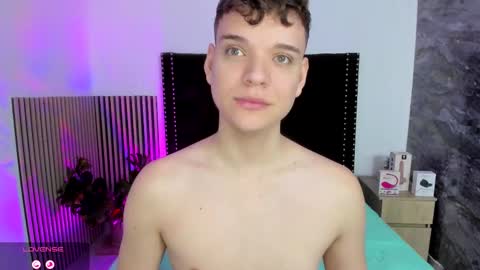 Snapshot of naughty_twink_ chatting on 11.29.25 Noah online show from 11.29.25