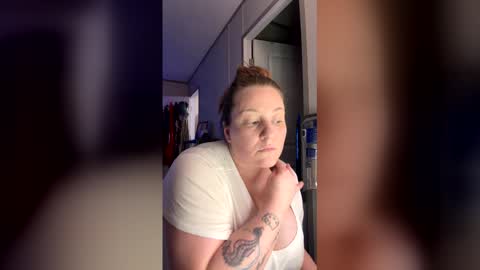 Snapshot of naughtybabe29 chatting on 03.21.26 naughtybabe29 online show from 03.21.26