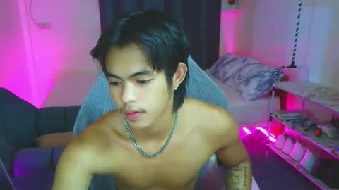 Snapshot of naughtyboylouie chatting on 02.12.26 Loue online show from 02.12.26