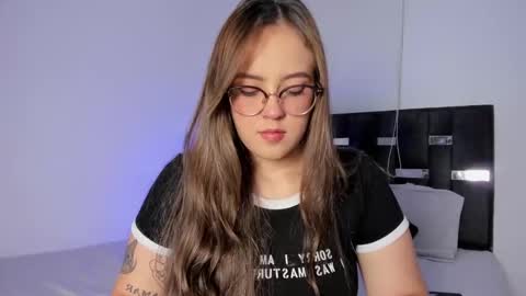 LANAindependent model online show from 10.07.25