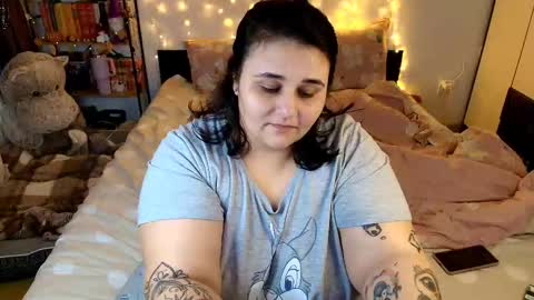 Snapshot of naughtykiss22 chatting on 11.13.25 Chris online show from 11.13.25