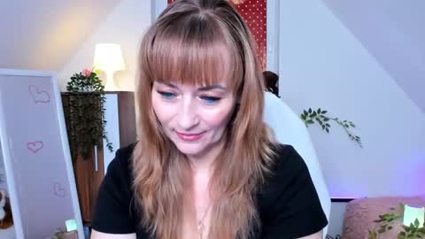 Milana - on air every day except Wednesday from 9 pm to 4 am European time online show from 10.20.25