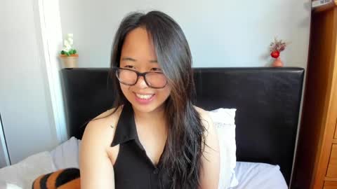 Snapshot of naughtynerdygirl chatting on 04.07.26 Gigi Chu online show from 04.07.26