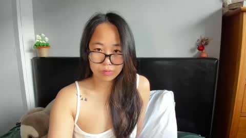 Snapshot of naughtynerdygirl chatting on 05.12.26 Gigi Chu online show from 05.12.26