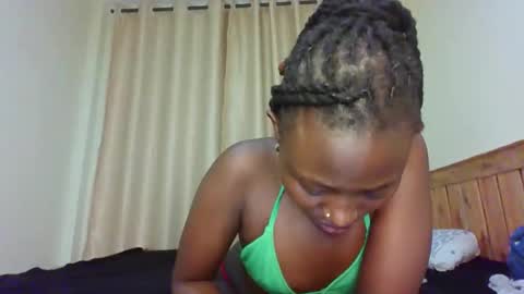 naughtyqueen12 online show from 11.13.25