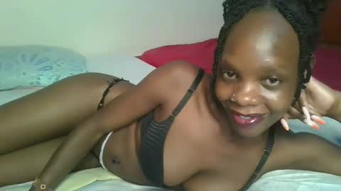Snapshot of naughtysweetpie chatting on 05.18.26 naughty online show from 05.18.26