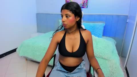naugthy_brunette_ online show from 11.27.25