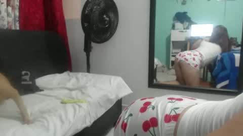 Snapshot of naugthymilf23 chatting on 01.27.25 keyra online show from 01.27.25