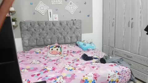 Snapshot of nay_and_aleja chatting on 12.04.24 nay_and_aleja online show from 12.04.24