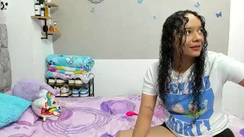 Snapshot of nay_and_aleja chatting on 10.12.25 nay_and_aleja online show from 10.12.25