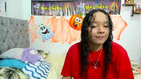 Snapshot of nay_and_aleja chatting on 10.24.25 nay_and_aleja online show from 10.24.25