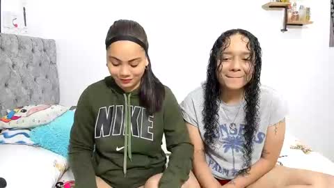 Snapshot of nay_and_aleja chatting on 11.07.25 nay_and_aleja online show from 11.07.25