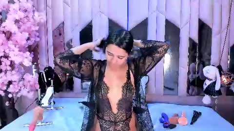 Snapshot of nayarakvelvet_1 chatting on 06.25.26 Nayarak online show from 06.25.26