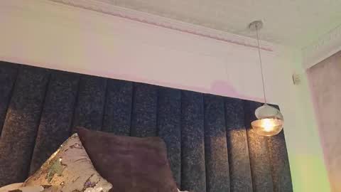 Juli  online show from 02.15.25