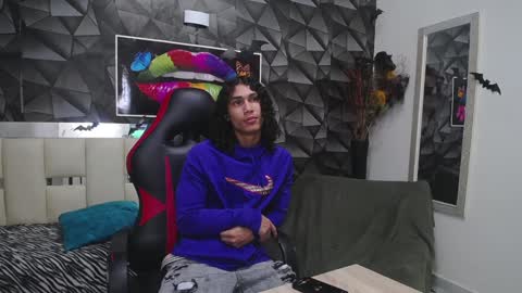 Snapshot of nazper_ chatting on 12.11.24 Nazper online show from 12.11.24