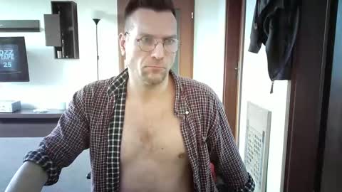 Sebastian online show from 03.05.25