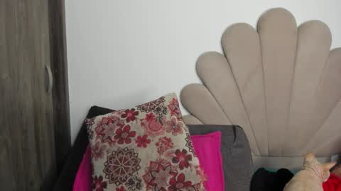 Snapshot of neeii chatting on 03.04.26 Nei turn green online show from 03.04.26