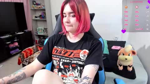 Snapshot of neeko_lol_ chatting on 09.30.25 Geek Nicole im Neeko UwU online show from 09.30.25