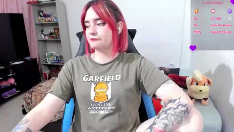 Snapshot of neeko_lol_ chatting on 10.07.25 Geek Nicole im Neeko UwU online show from 10.07.25