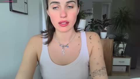 Neferutt online show from 02.25.26