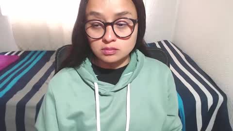 Snapshot of negrita_25 chatting on 09.17.25 Zoe online show from 09.17.25