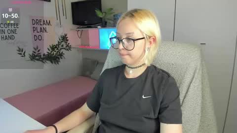Kate online show from 05.14.26