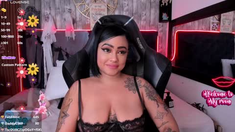 Snapshot of nekomisaki chatting on 12.14.24 Miah online show from 12.14.24