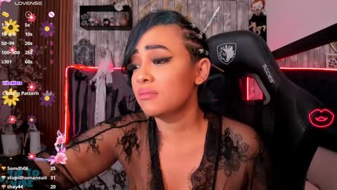 Snapshot of nekomisaki chatting on 12.22.24 Miah online show from 12.22.24