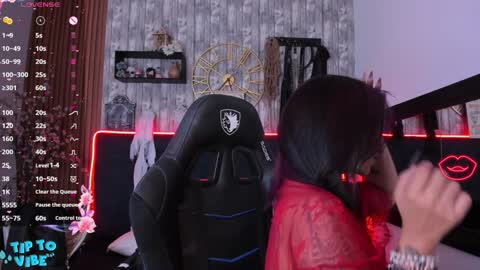 Snapshot of nekomisaki chatting on 01.19.25 Miah online show from 01.19.25